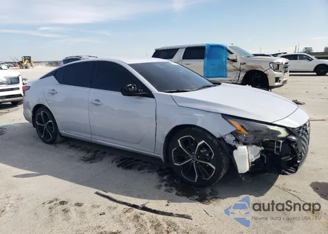 2023 Nissan Altima Sr z USA, uszkodzony, nr VIN 1N4BL4CV5PN345347